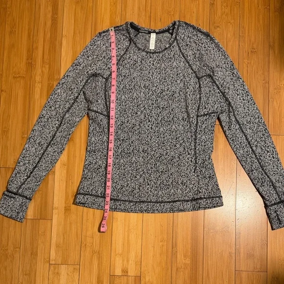 NWOT Lululemon Runderful Long Sleeve Top Black White Herringbone Size 8 - Picture 13 of 16